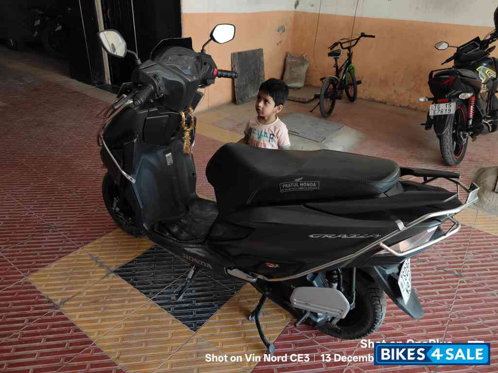 Black Honda Grazia 125 BS6 Black Honda Grazia 125 BS6