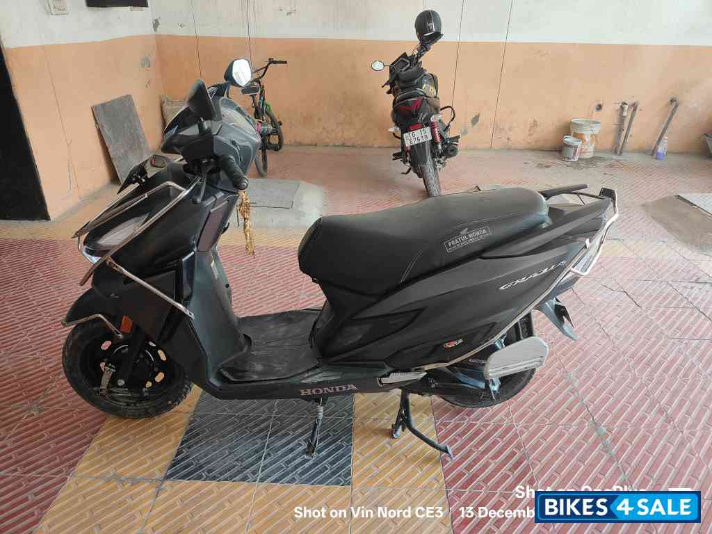 Black Honda Grazia 125 BS6 Black Honda Grazia 125 BS6