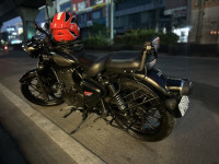 Royal Enfield Classic Stealth Black 2023 Model