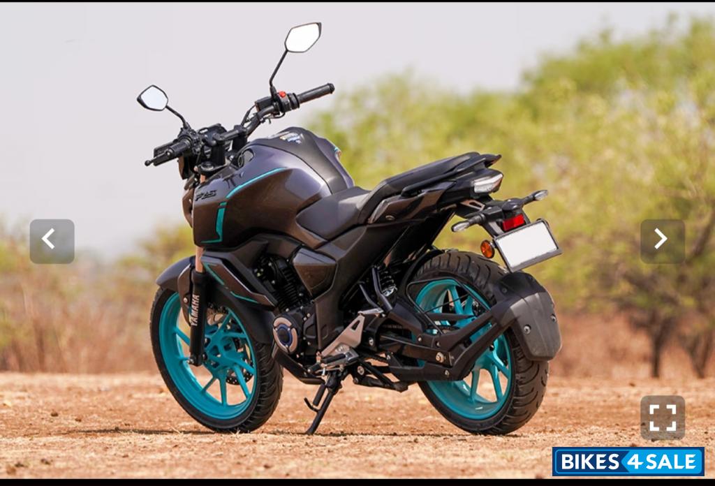 Grey Yamaha FZ-S FI Hybrid