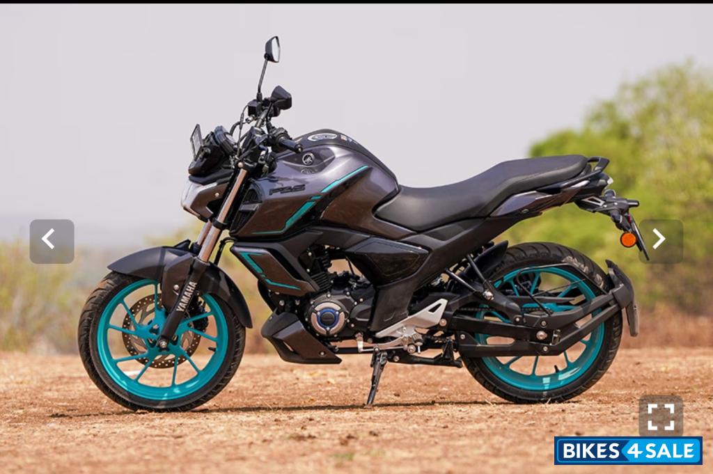 Grey Yamaha FZ-S FI Hybrid