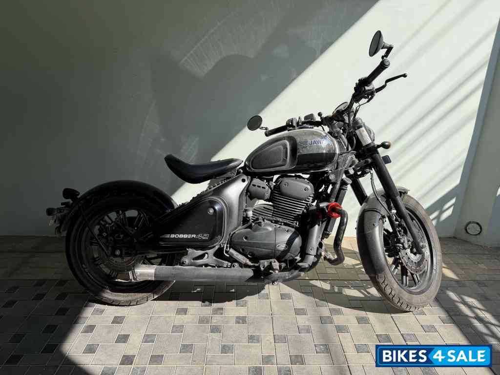 Jawa 42 Bobber Black Mirror Jawa 42 Bobber Black Mirror