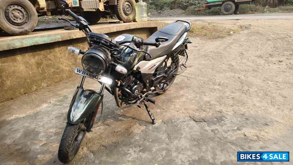 Bajaj Discover 150 F Bajaj Discover 150 F
