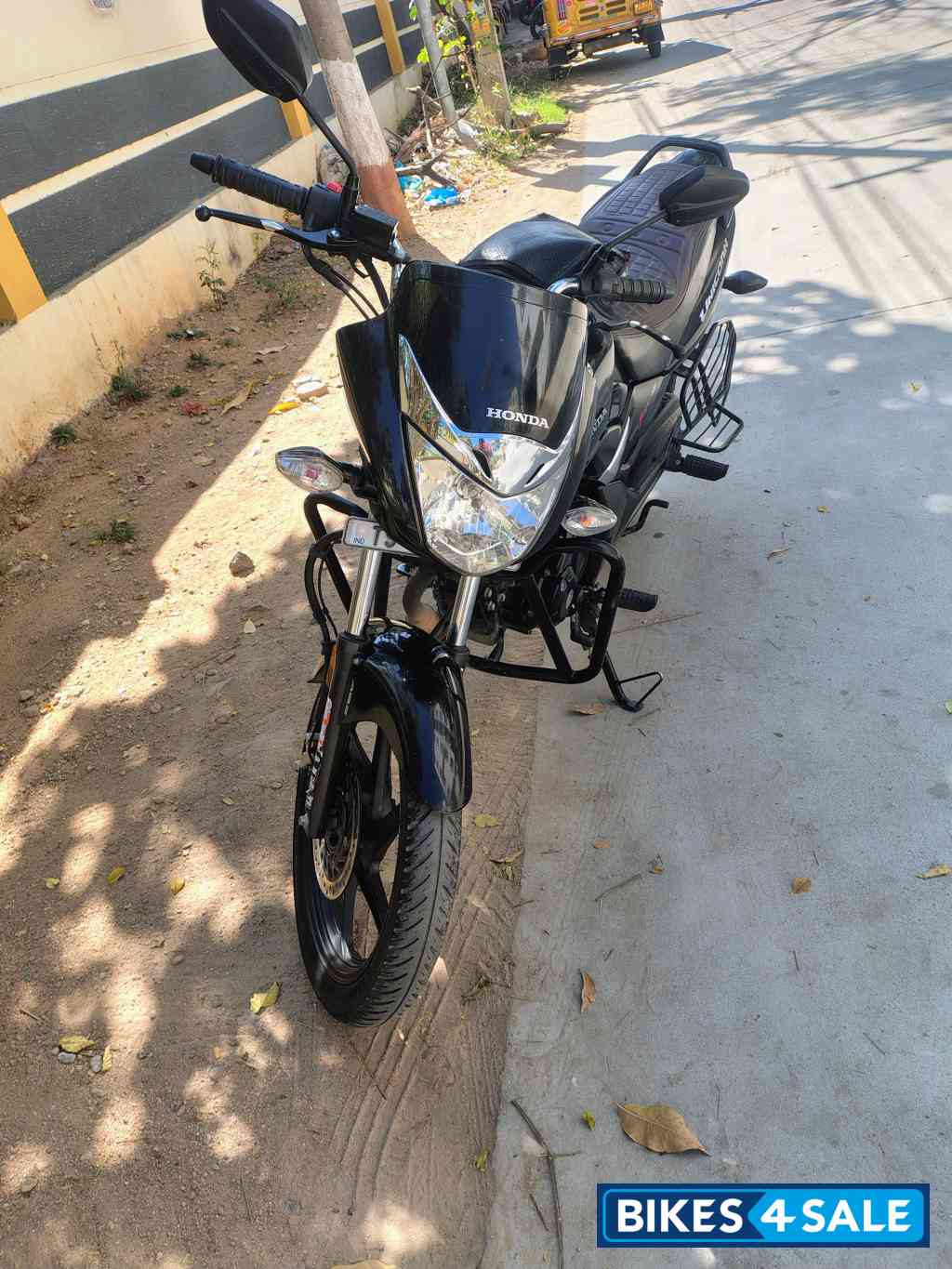 Black Honda Unicorn 160 BS6