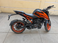 Orange KTM Duke 200 ABS