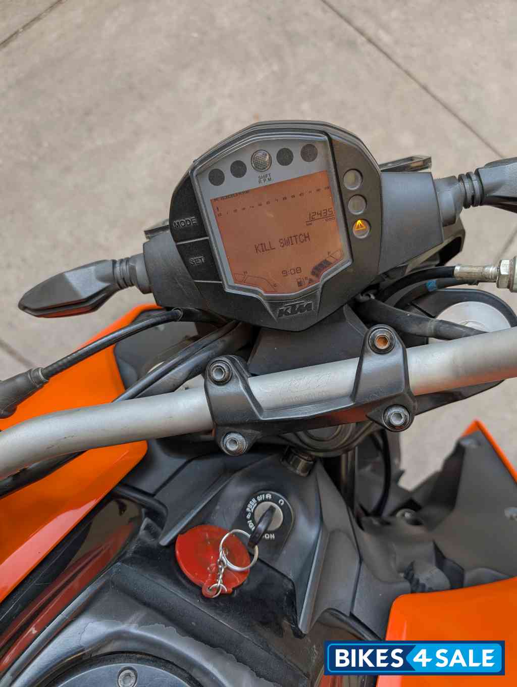 Orange KTM Duke 200 ABS