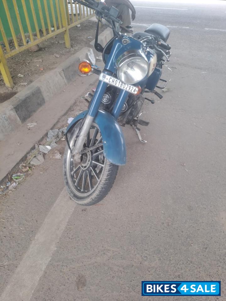 Lagoon Royal Enfield Classic 350