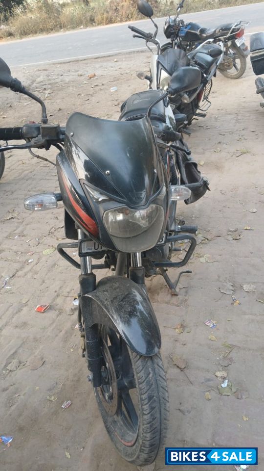 Black Bajaj Pulsar 180 DTSi Black Bajaj Pulsar 180 DTSi