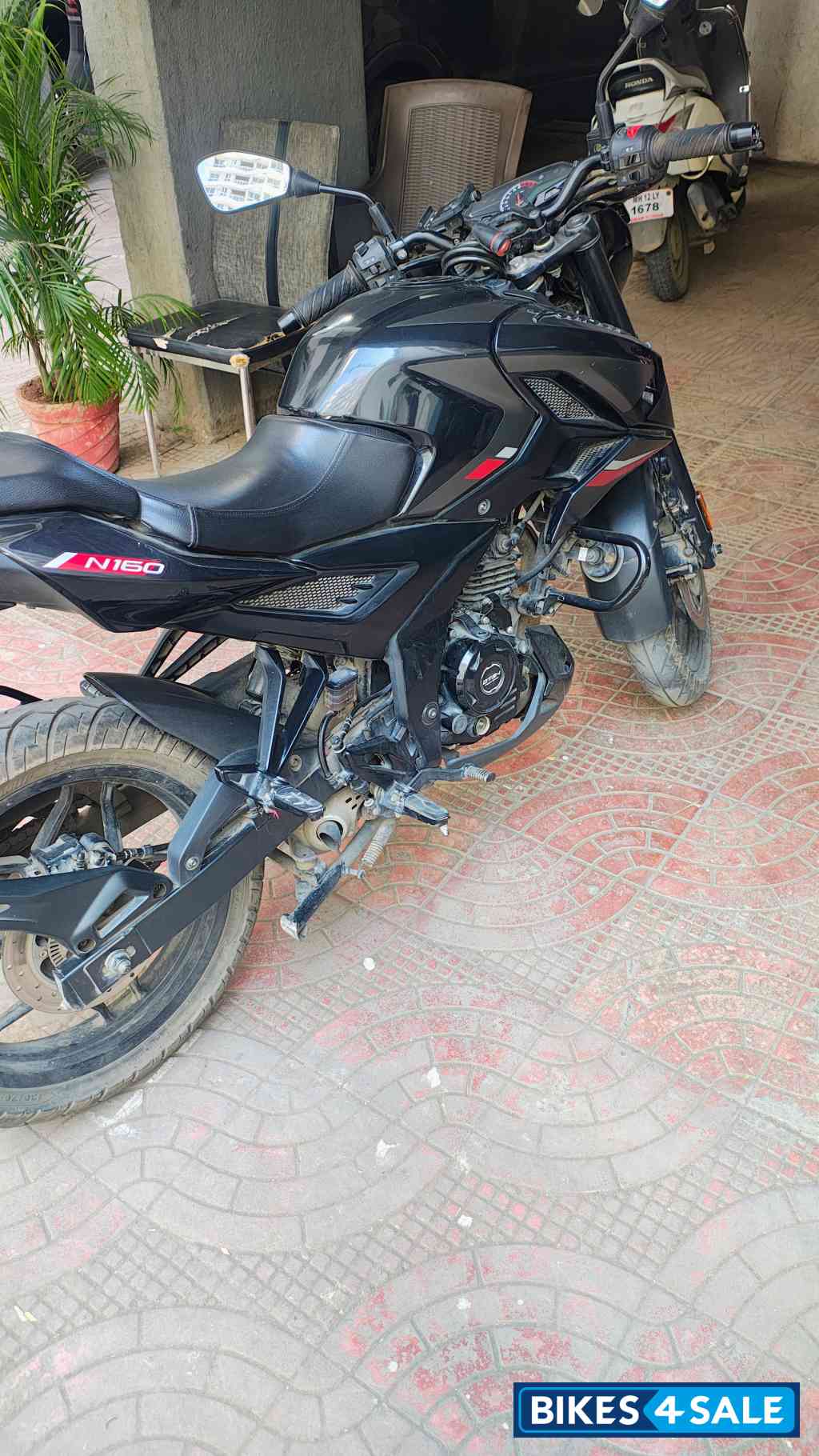 Black Bajaj Pulsar N160 Dual Channel ABS Black Bajaj Pulsar N160 Dual Channel ABS
