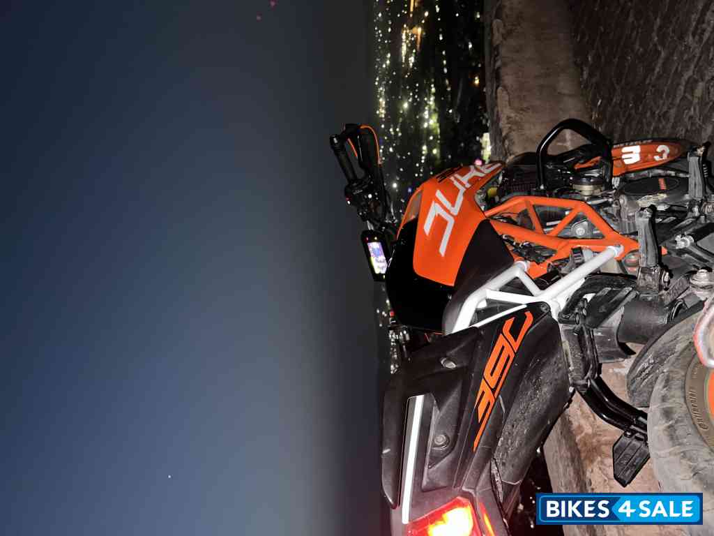 Orange KTM Duke 390