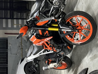 Orange KTM Duke 390