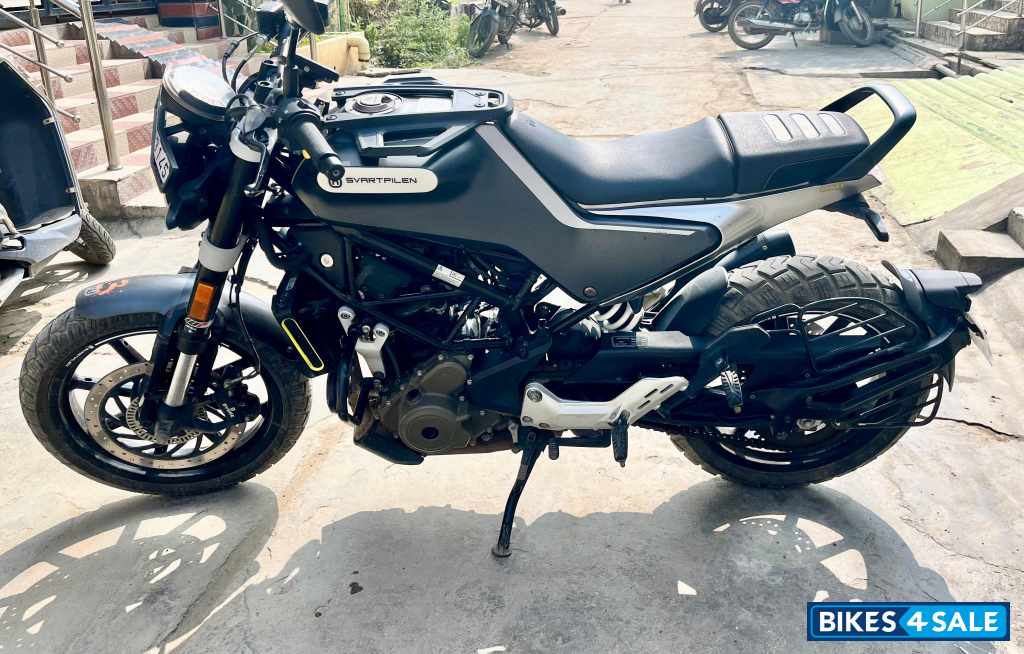 Dark Galvano Matt Husqvarna Svartpilen 250