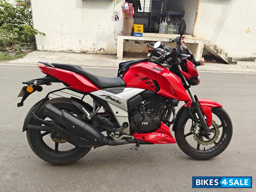 Red TVS Apache RTR 160 4V Red TVS Apache RTR 160 4V