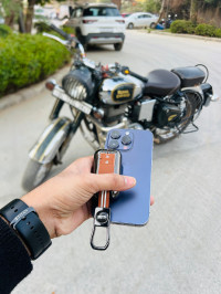 Royal Enfield Classic 500