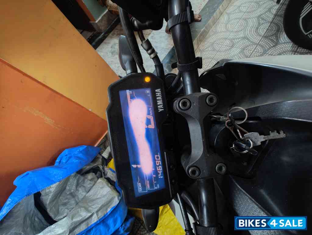 White Yamaha MT-15 BS6 White Yamaha MT-15 BS6