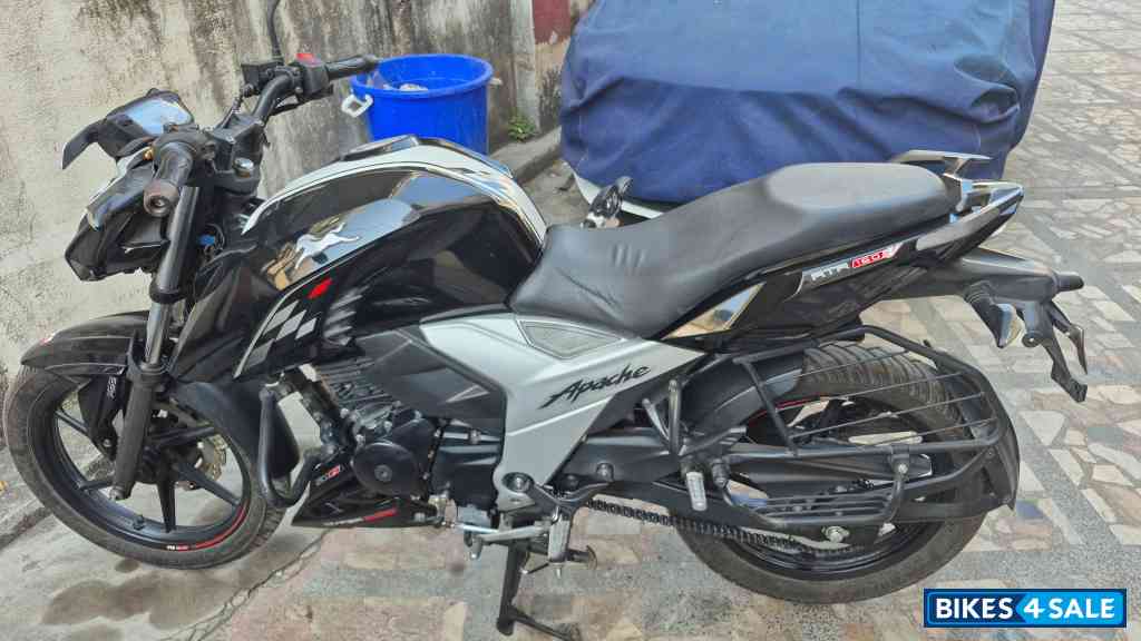 TVS Apache RTR 160 4V