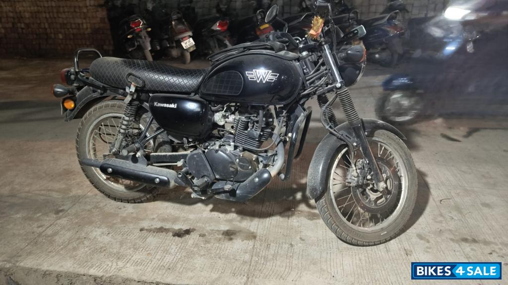 Kawasaki W175 BS6 2023