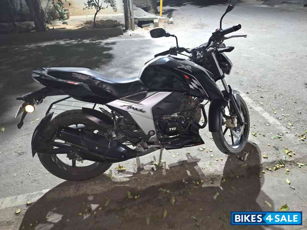 TVS Apache RTR 160 4V BS6
