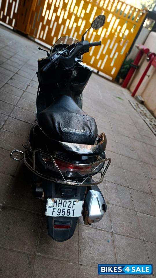 Matt Black Suzuki Burgman Street