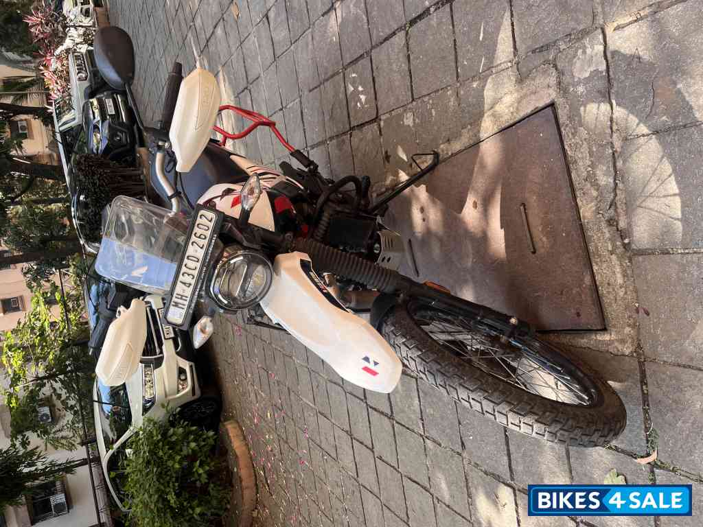 Red White Black - Rally Colors Hero Xpulse 200 4V Rally Edition Red White Black - Rally Colors Hero Xpulse 200 4V Rally Edition