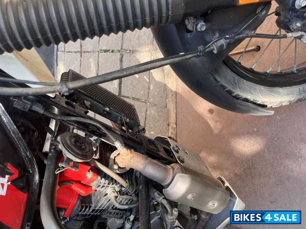 Red White Black - Rally Colors Hero Xpulse 200 4V Rally Edition Red White Black - Rally Colors Hero Xpulse 200 4V Rally Edition