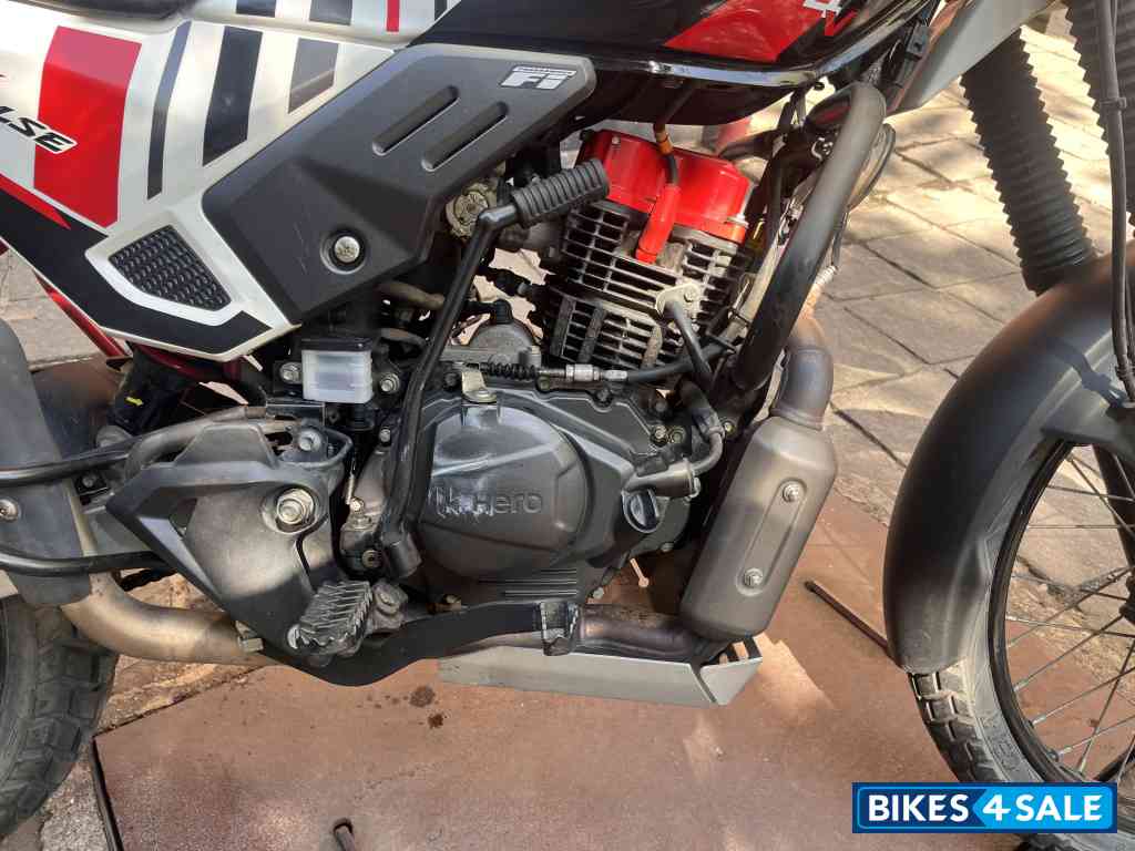 Red White Black - Rally Colors Hero Xpulse 200 4V Rally Edition Red White Black - Rally Colors Hero Xpulse 200 4V Rally Edition