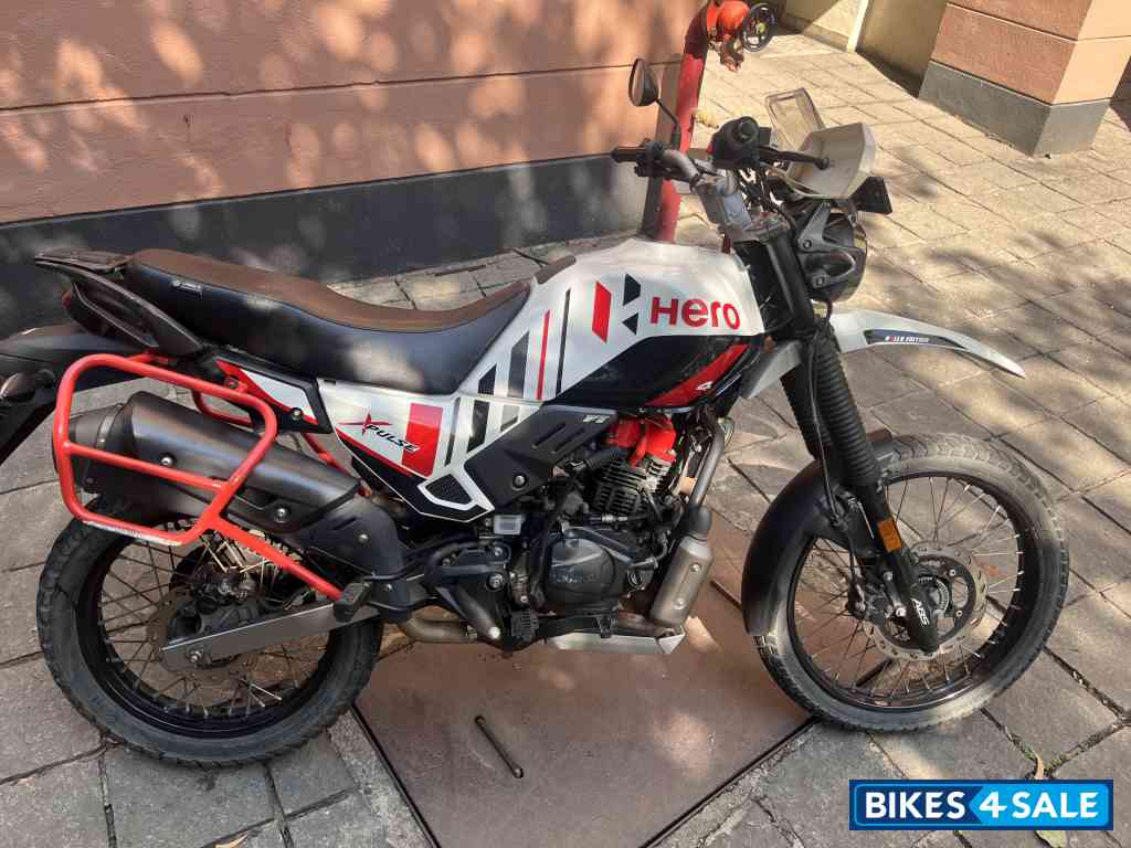 Red White Black - Rally Colors Hero Xpulse 200 4V Rally Edition Red White Black - Rally Colors Hero Xpulse 200 4V Rally Edition