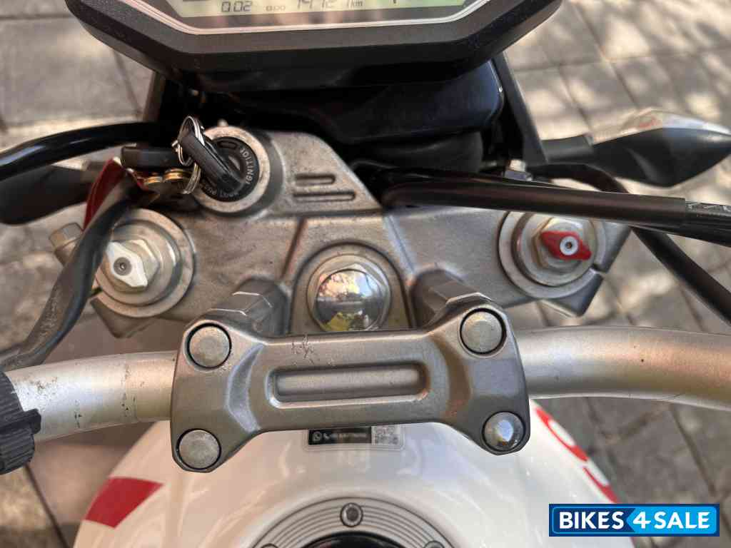 Red White Black - Rally Colors Hero Xpulse 200 4V Rally Edition Red White Black - Rally Colors Hero Xpulse 200 4V Rally Edition