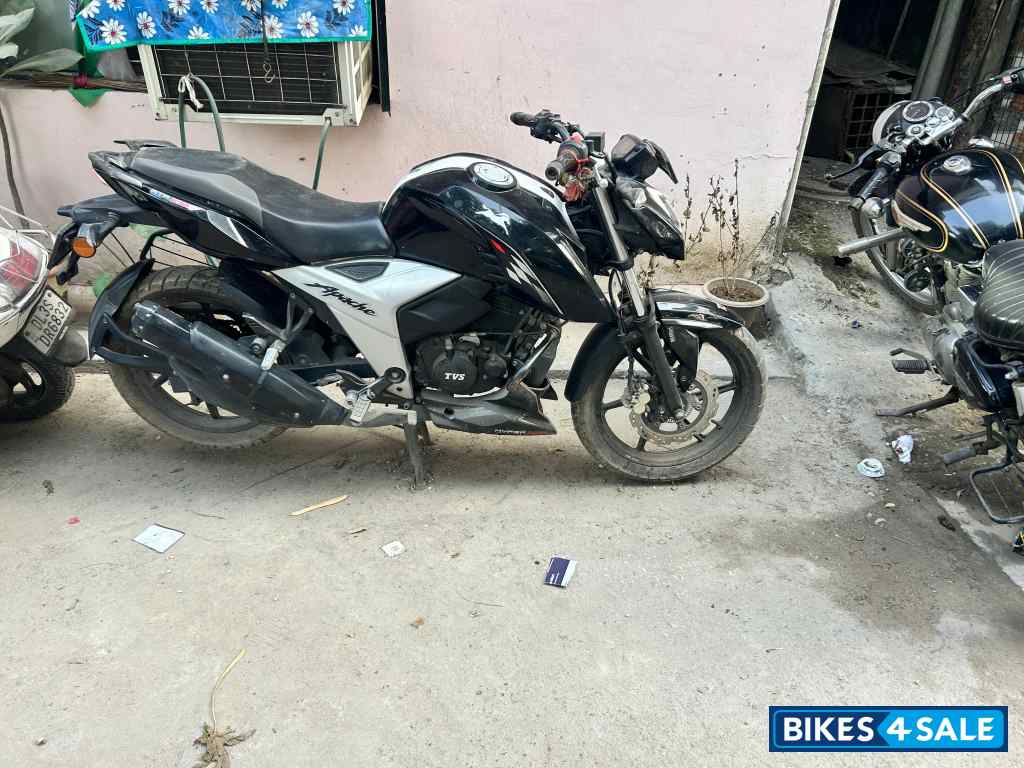 TVS Apache RTR 160 4V TVS Apache RTR 160 4V
