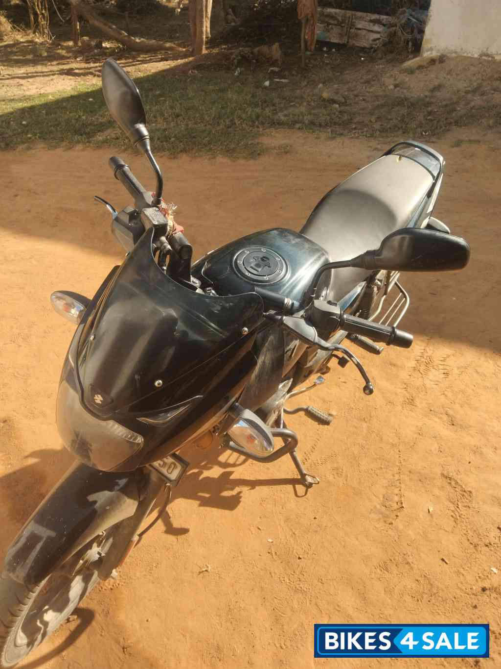 Black Bajaj Pulsar 125