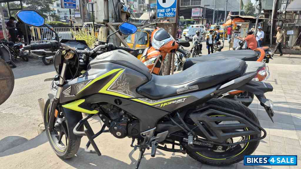 Honda CB Hornet 160R