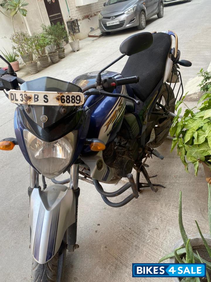 Blue Yamaha FZ-S Blue Yamaha FZ-S