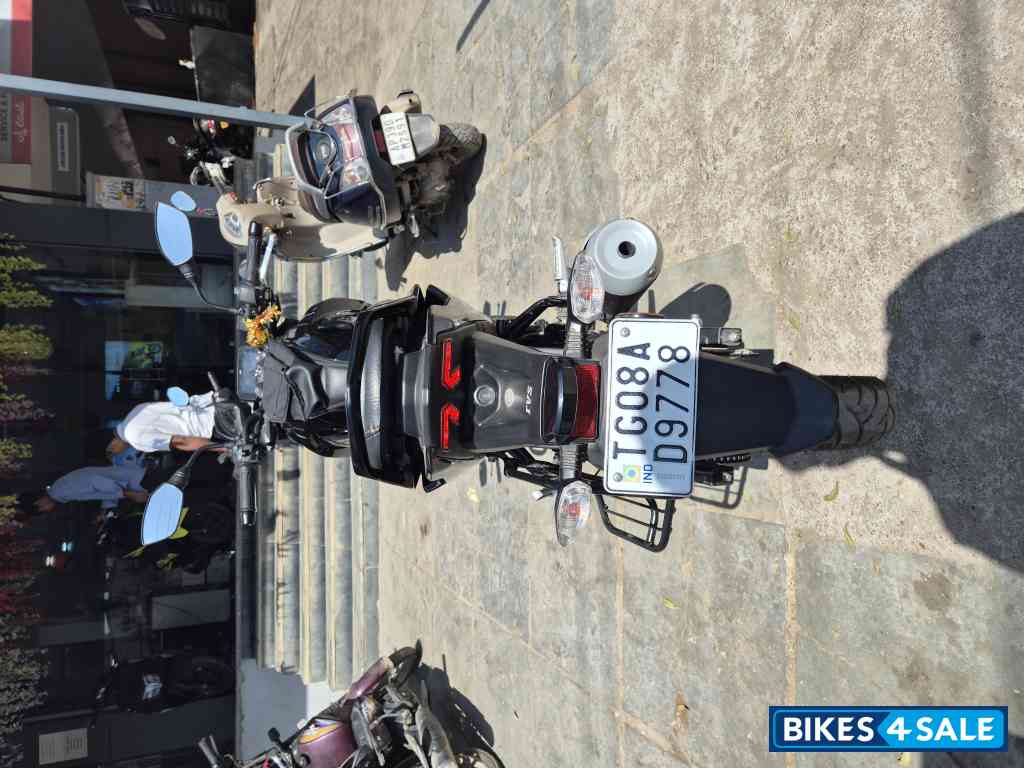 Black TVS Raider 125 Black TVS Raider 125