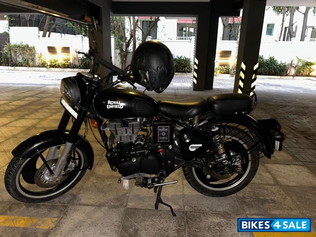 Royal Enfield Classic Stealth Black Royal Enfield Classic Stealth Black