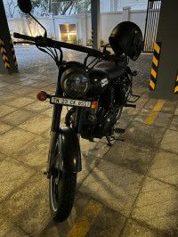 Royal Enfield Classic Stealth Black