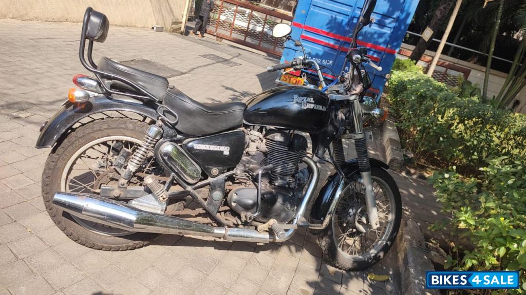 Black Royal Enfield Thunderbird 350