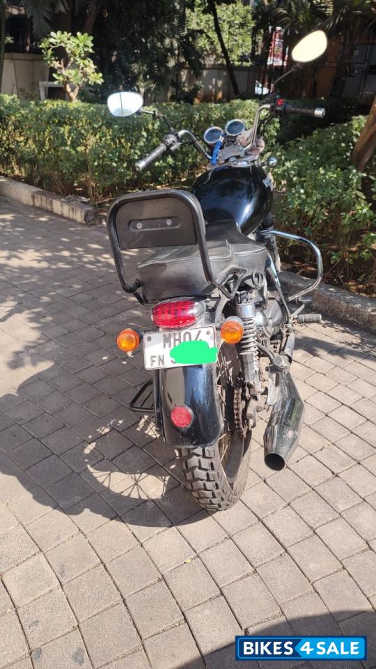 Black Royal Enfield Thunderbird 350 Black Royal Enfield Thunderbird 350