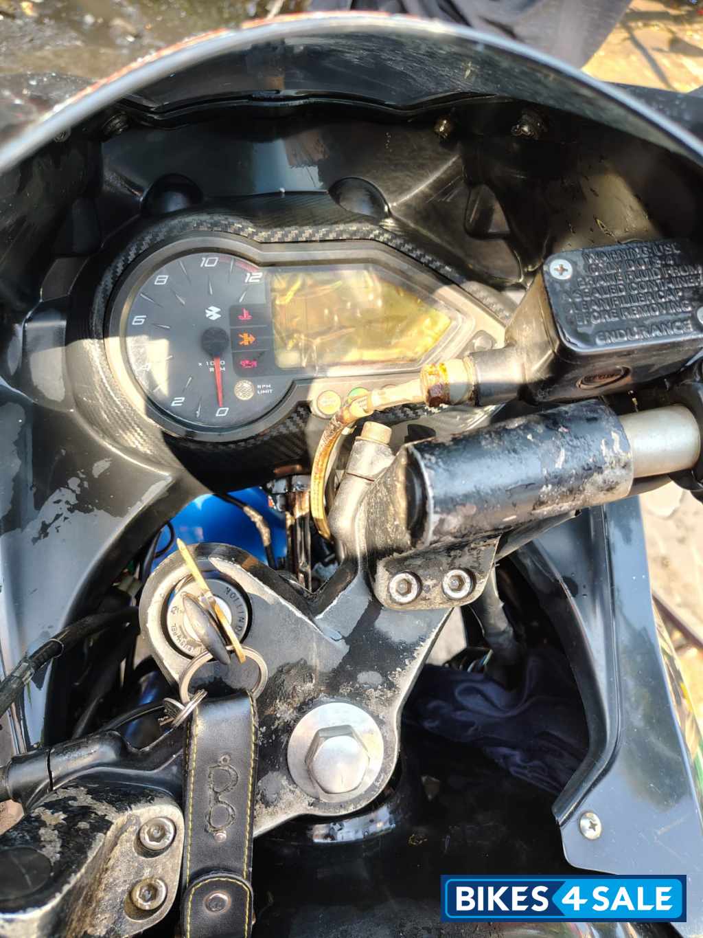 Bajaj Pulsar 220 DTSFi Bajaj Pulsar 220 DTSFi