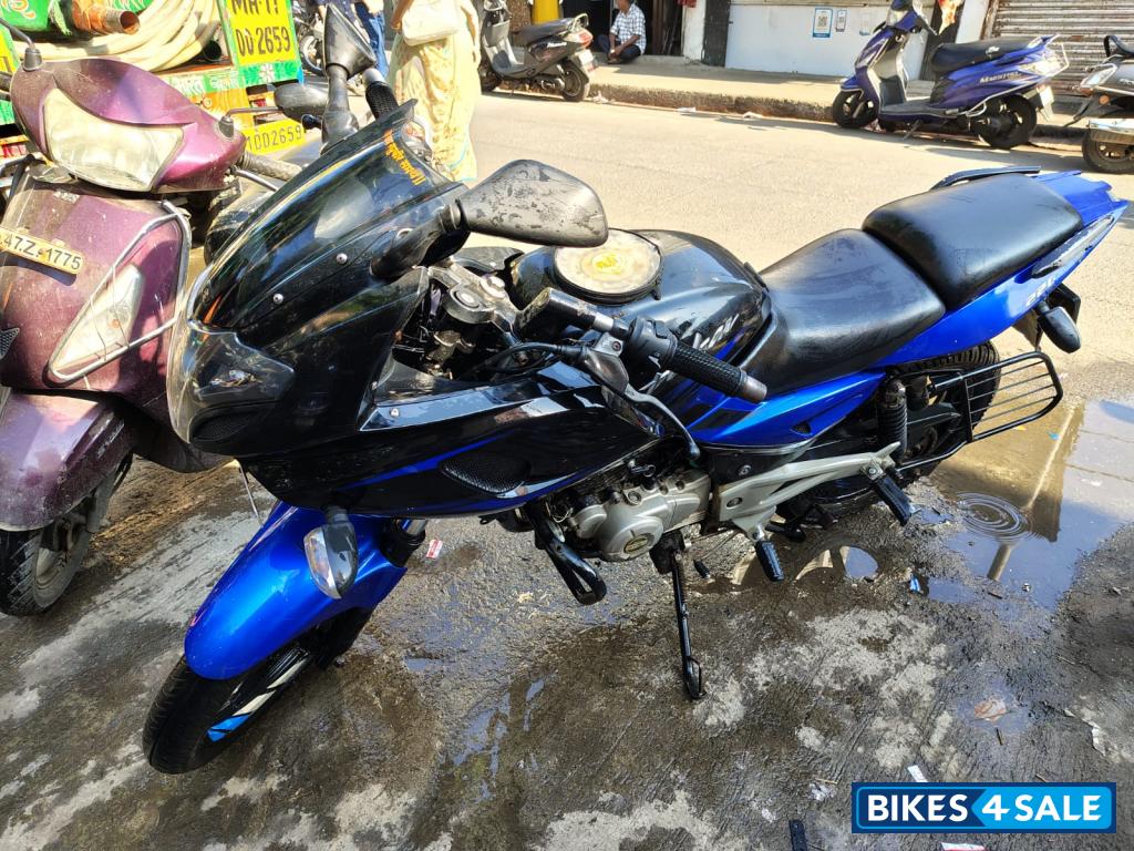 Bajaj Pulsar 220 DTSFi Bajaj Pulsar 220 DTSFi