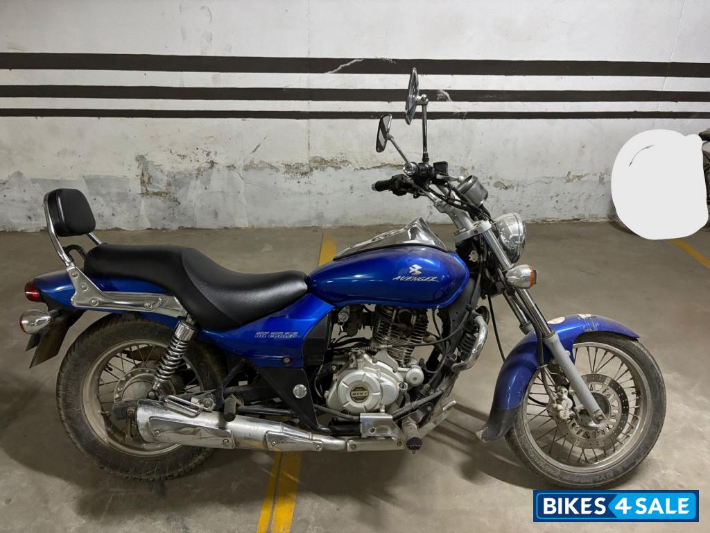 Bajaj Avenger 220 DTS-i