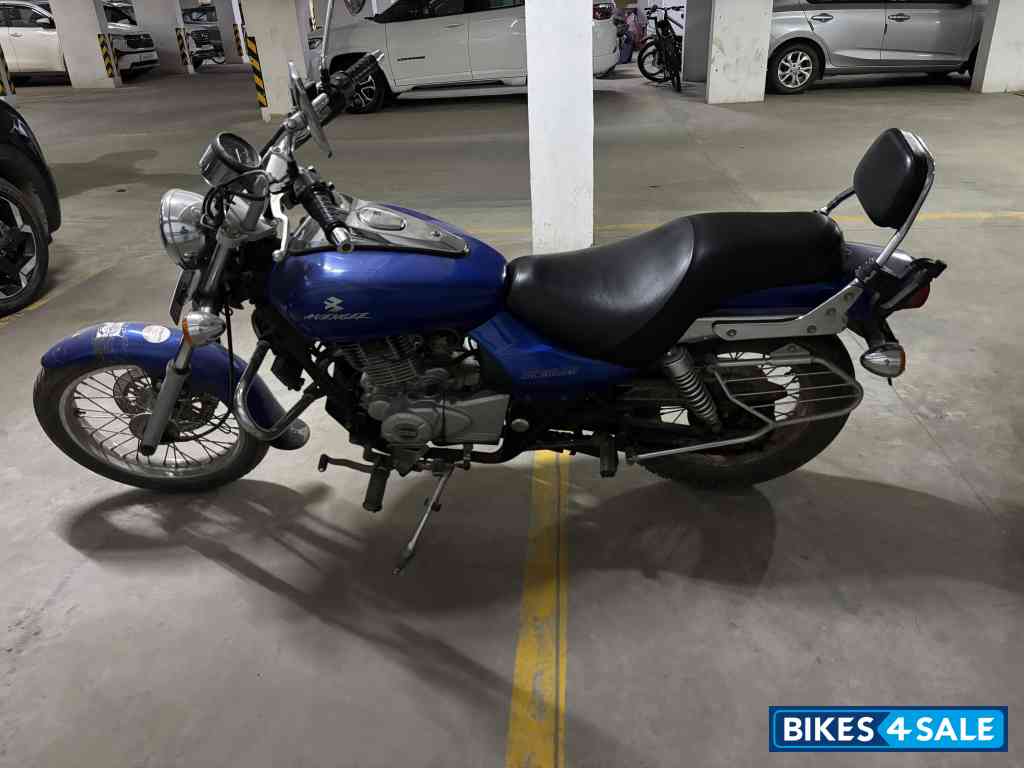 Bajaj Avenger 220 DTS-i Bajaj Avenger 220 DTS-i