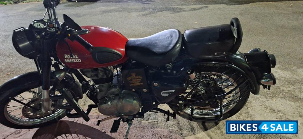 Red And Black Royal Enfield Classic 350 Redditch Red