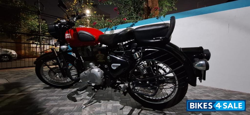 Red And Black Royal Enfield Classic 350 Redditch Red