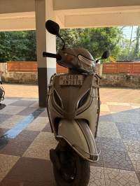 Off White Honda Activa 5G