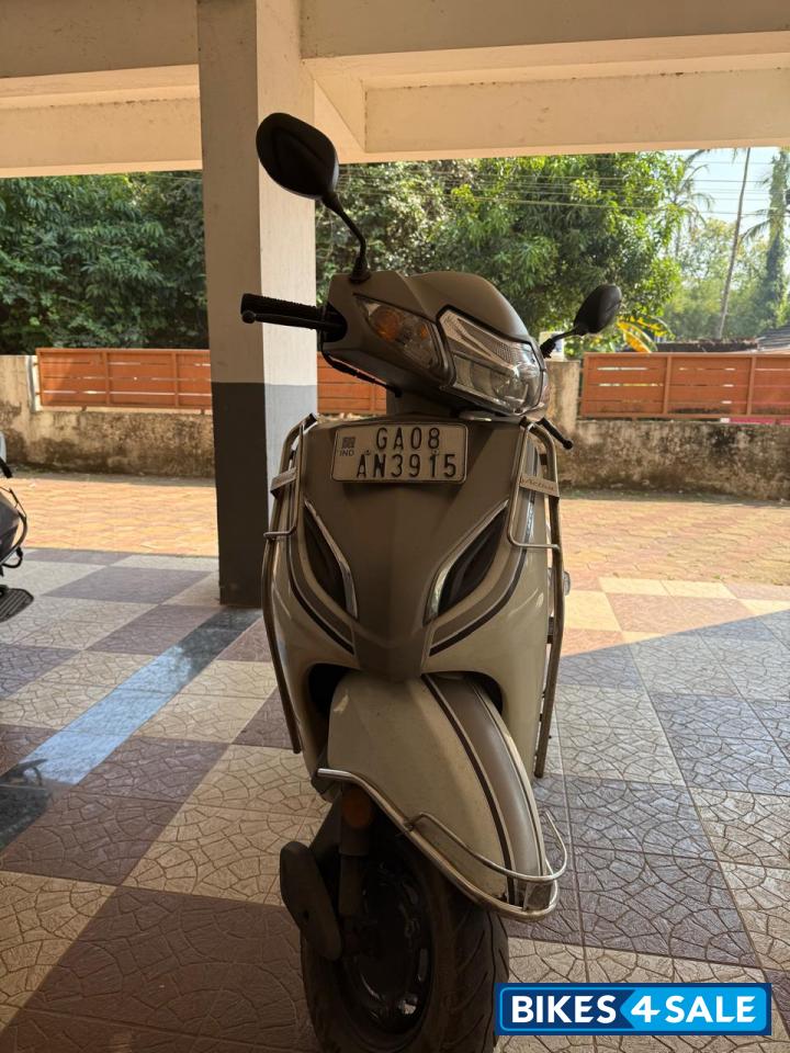 Off White Honda Activa 5G Off White Honda Activa 5G