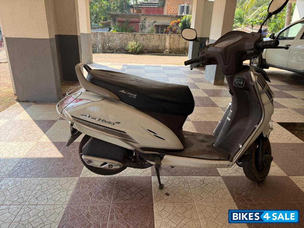 Off White Honda Activa 5G Off White Honda Activa 5G