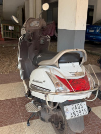 Off White Honda Activa 5G