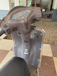 Off White Honda Activa 5G