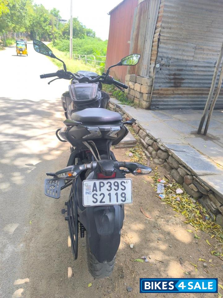 Black Bajaj Pulsar N160 Dual Channel ABS Black Bajaj Pulsar N160 Dual Channel ABS