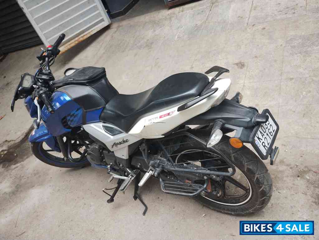 Blue White TVS Apache RTR 160 4V